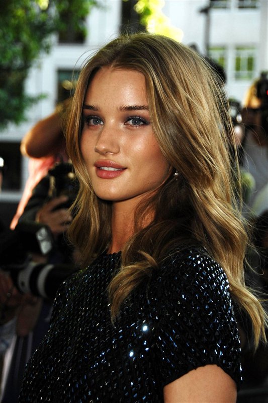Namn:  rosie-huntington-whiteley-1337547-small_102571967.jpg
Visningar: 566
Storlek:  93,2 KB