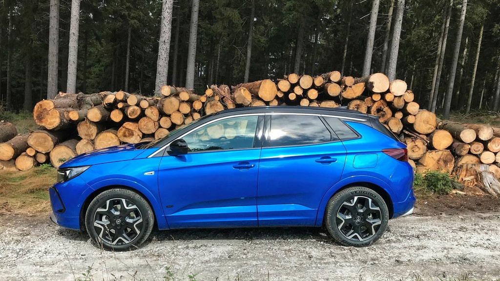 Nya tag för Grandland – Opels franska suv