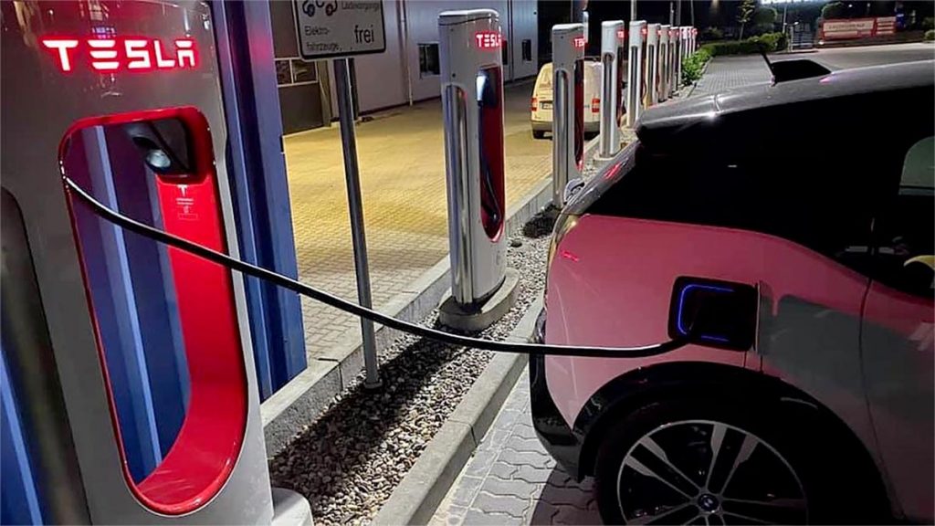 Tesla öppnar Superchargers för andra elbilar i Norge och Frankrike