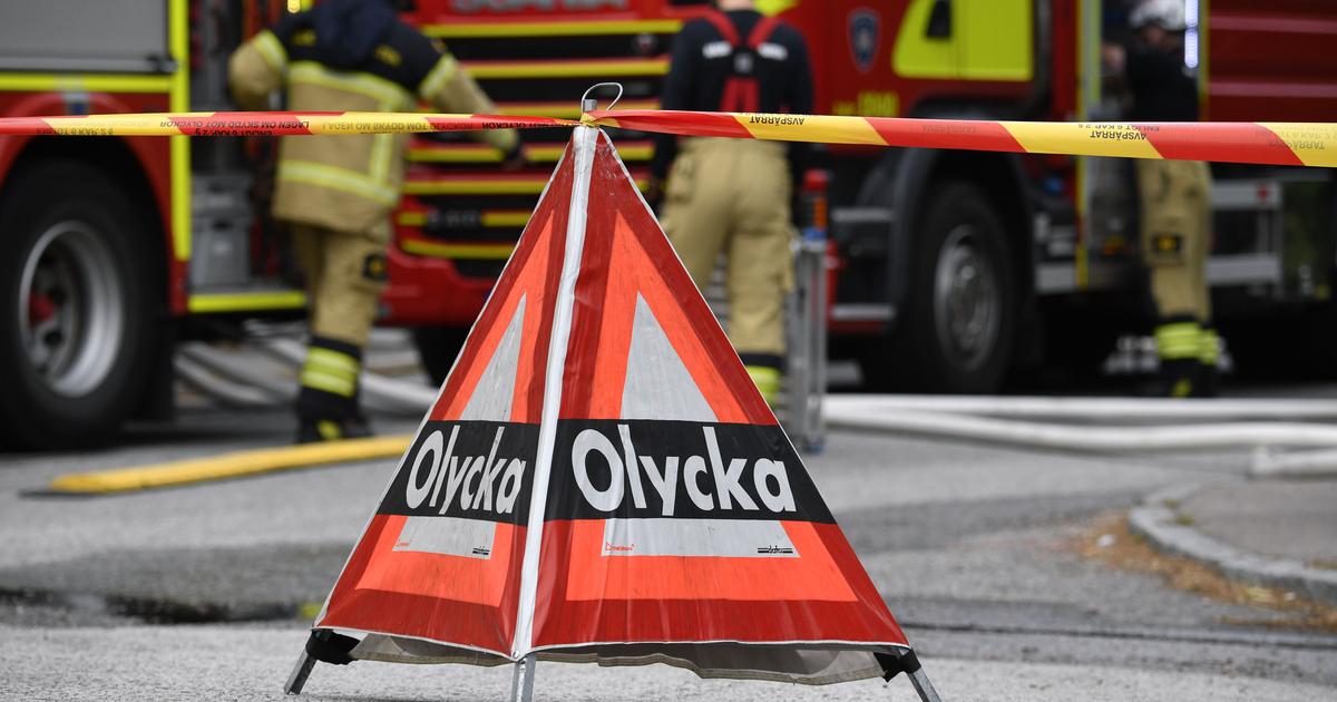 Två bilar i kollision – två drabbade