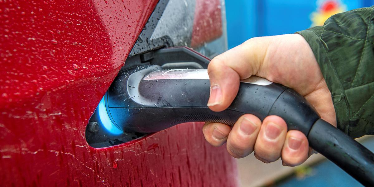 Kommunen inför avgift för att ladda elbilen
