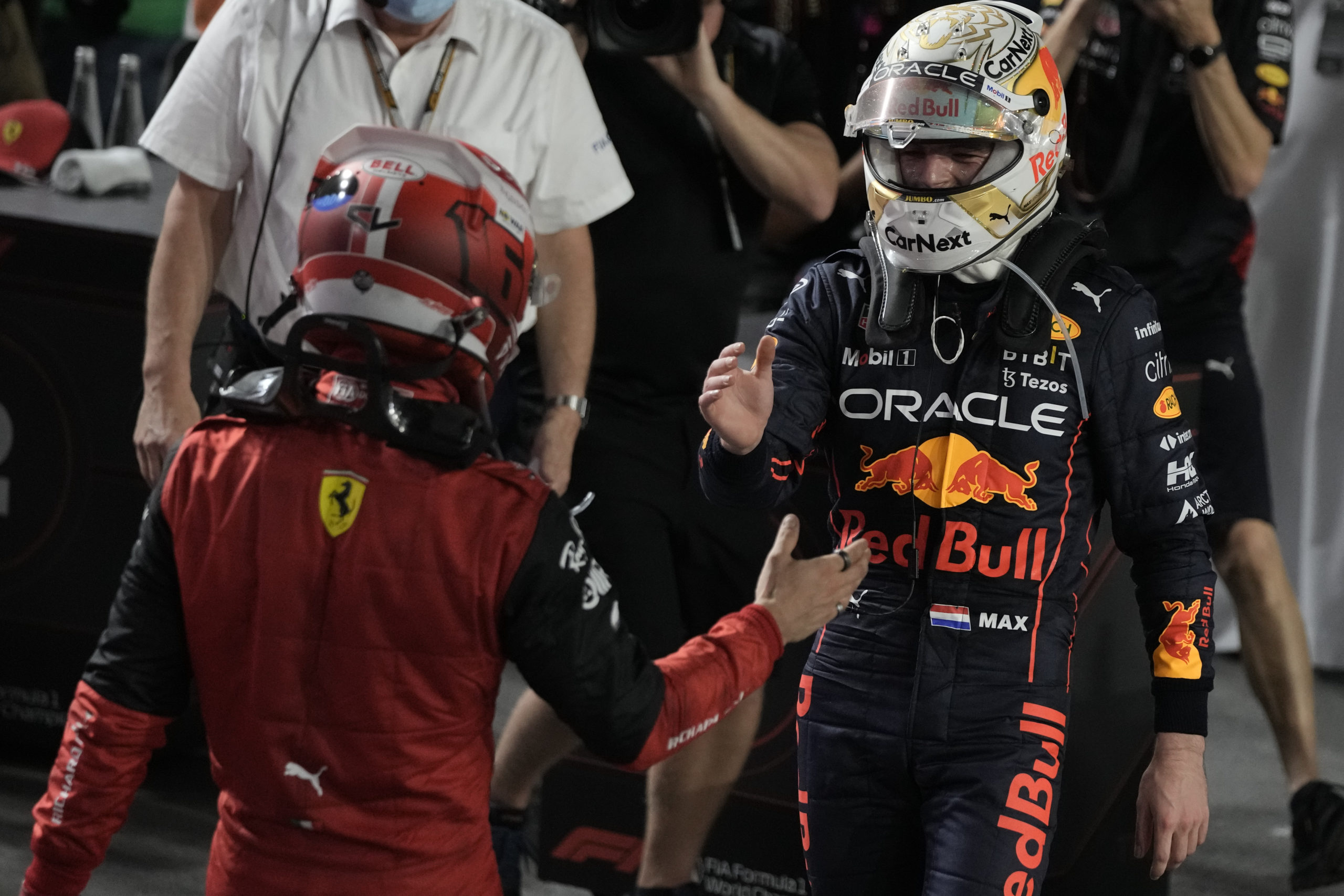 Formel 1 och Emilia-Romagna GP: Red Bull bantar bilen, Sainz förlänger