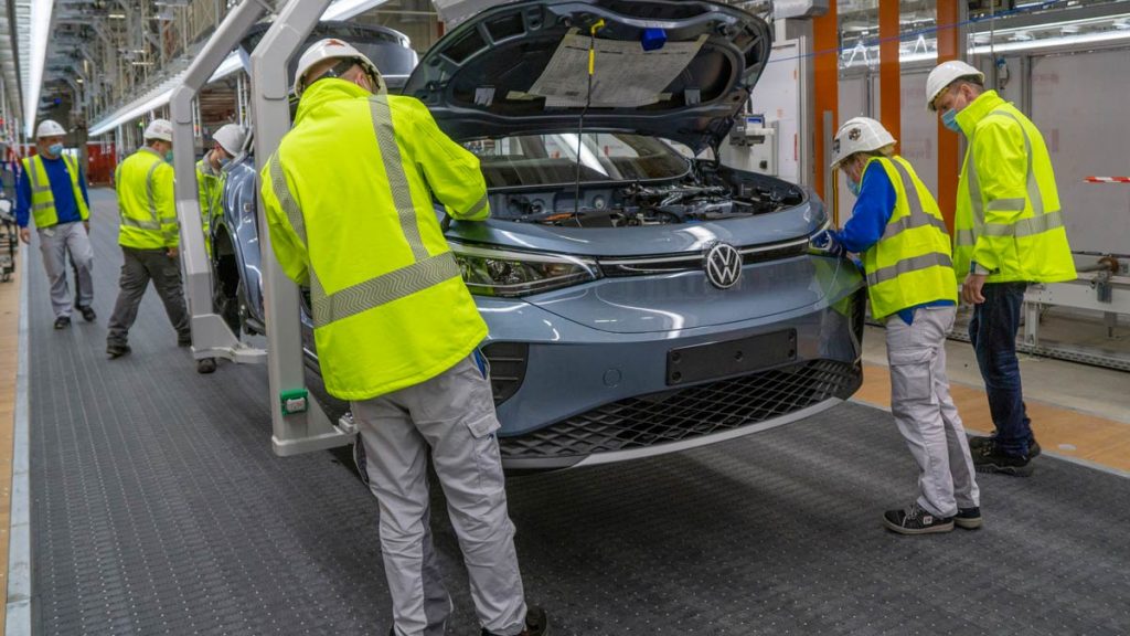 Volkswagen skiftar om ny fabrik till att bygga elbilar – ID.4 och AERO B