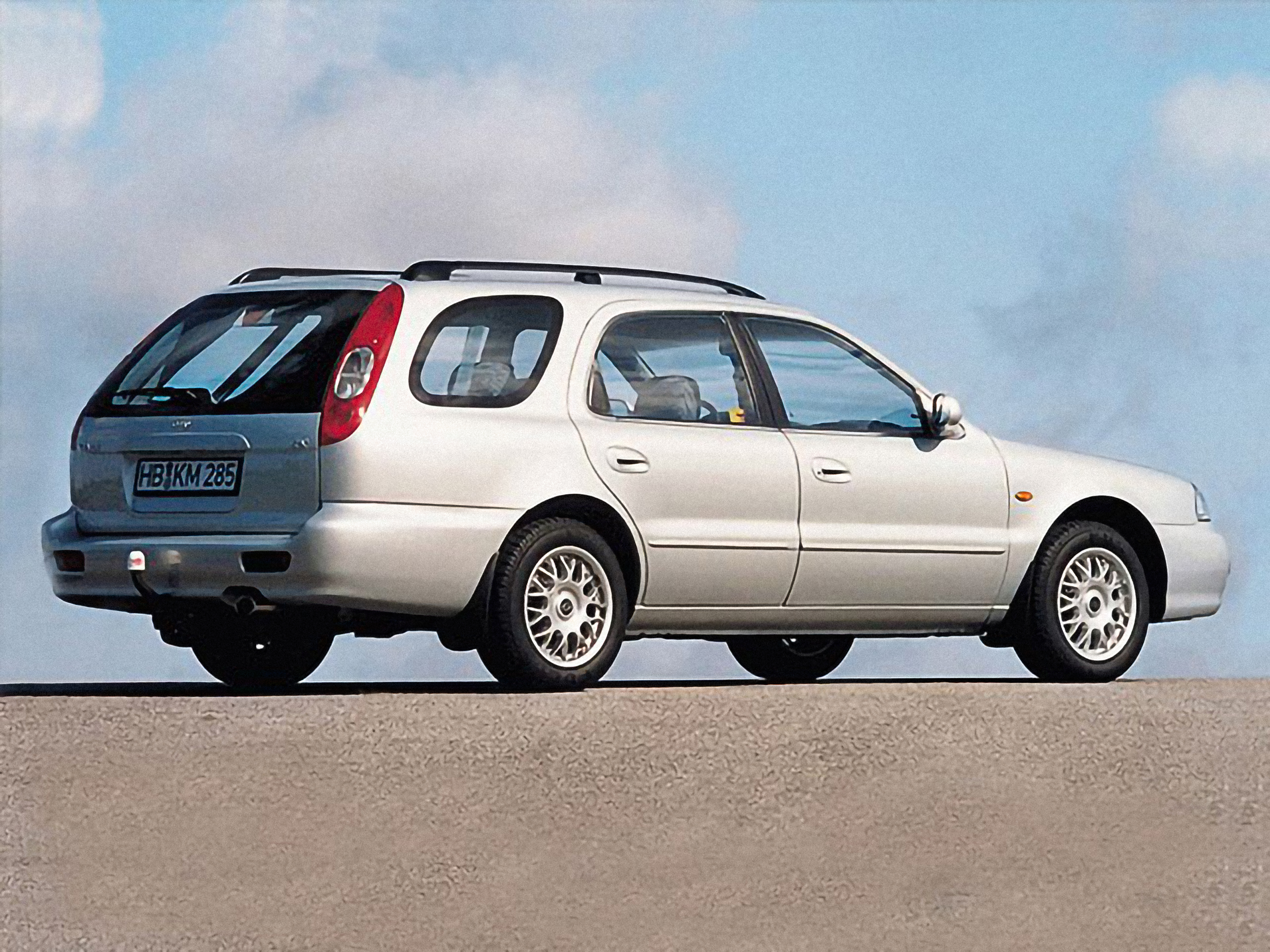 Kia Clarus – årsmodell 1997 i bild Bild på Kia Clarus – årsmodell 1997