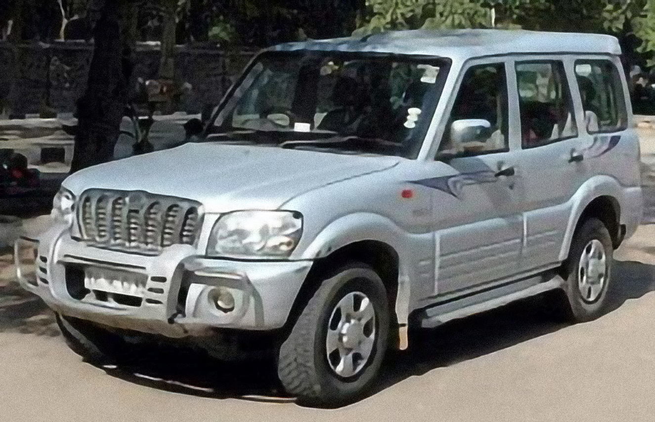 Mahindra Scorpio 2.6 GLX Turbo – årsmodell 2006 i bild Bild på Mahindra Scorpio 2.6 GLX Turbo – årsmodell 2006