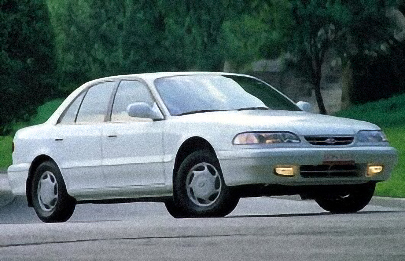 Hyundai Sonata 3.0 V6 – årsmodell 1994 i bild Bild på Hyundai Sonata 3.0 V6 – årsmodell 1994