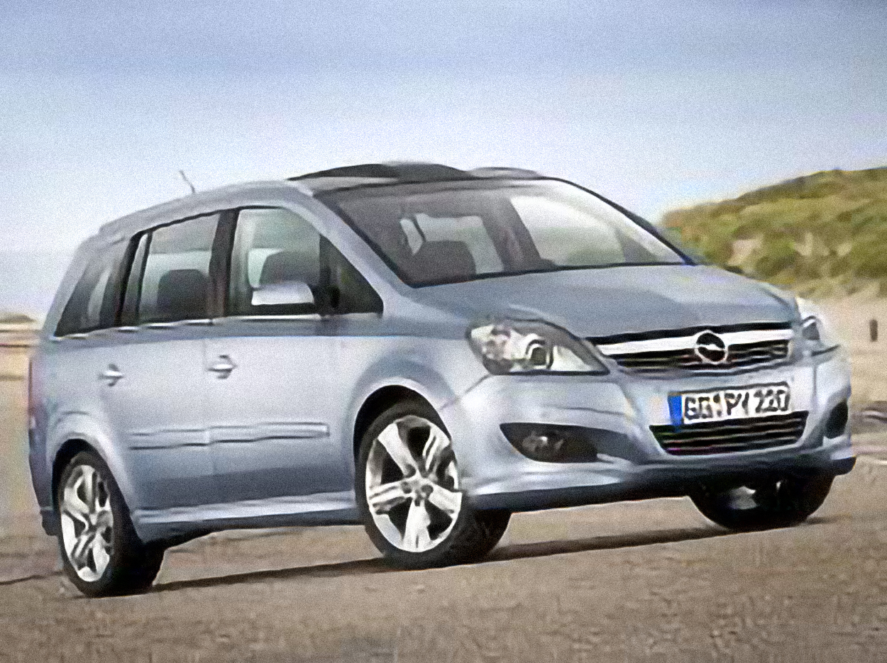 Opel Zafira 2.0T OPC – årsmodell 2010 i bild Bild på Opel Zafira 2.0T OPC – årsmodell 2010