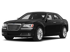 Chrysler 300 S V6 RWD – årsmodell 2013 i bild Bild på Chrysler 300 S V6 RWD – årsmodell 2013