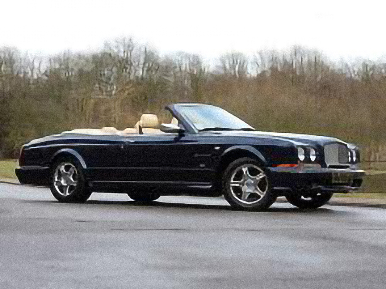 Bentley Azure – årsmodell 2002 i bild Bild på Bentley Azure – årsmodell 2002