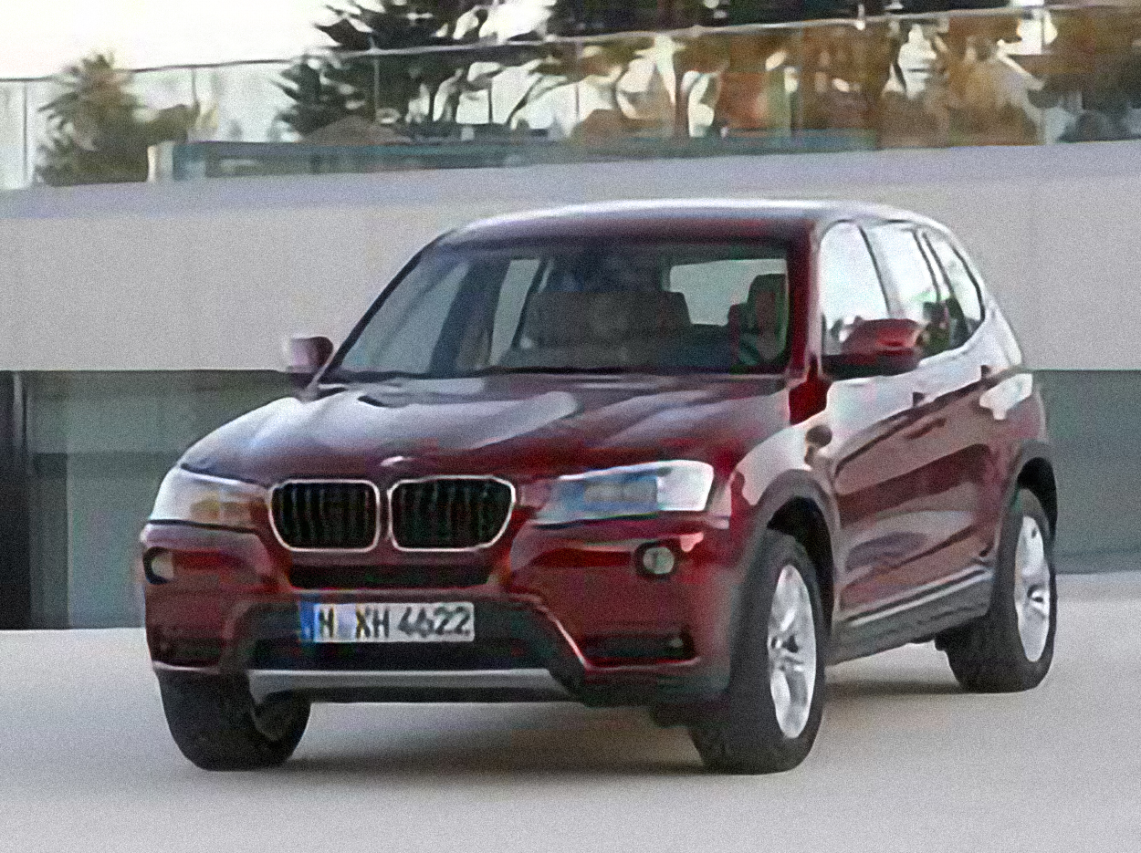 BMW X3 xDrive30d – årsmodell 2012 i bild Bild på BMW X3 xDrive30d – årsmodell 2012