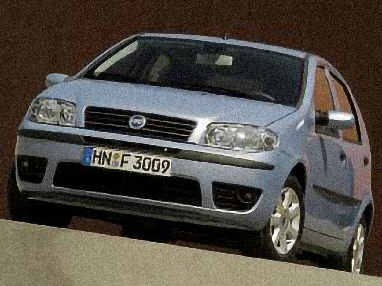 Fiat Punto 1.9 JTD Dynamic – årsmodell 2005 i bild Bild på Fiat Punto 1.9 JTD Dynamic – årsmodell 2005