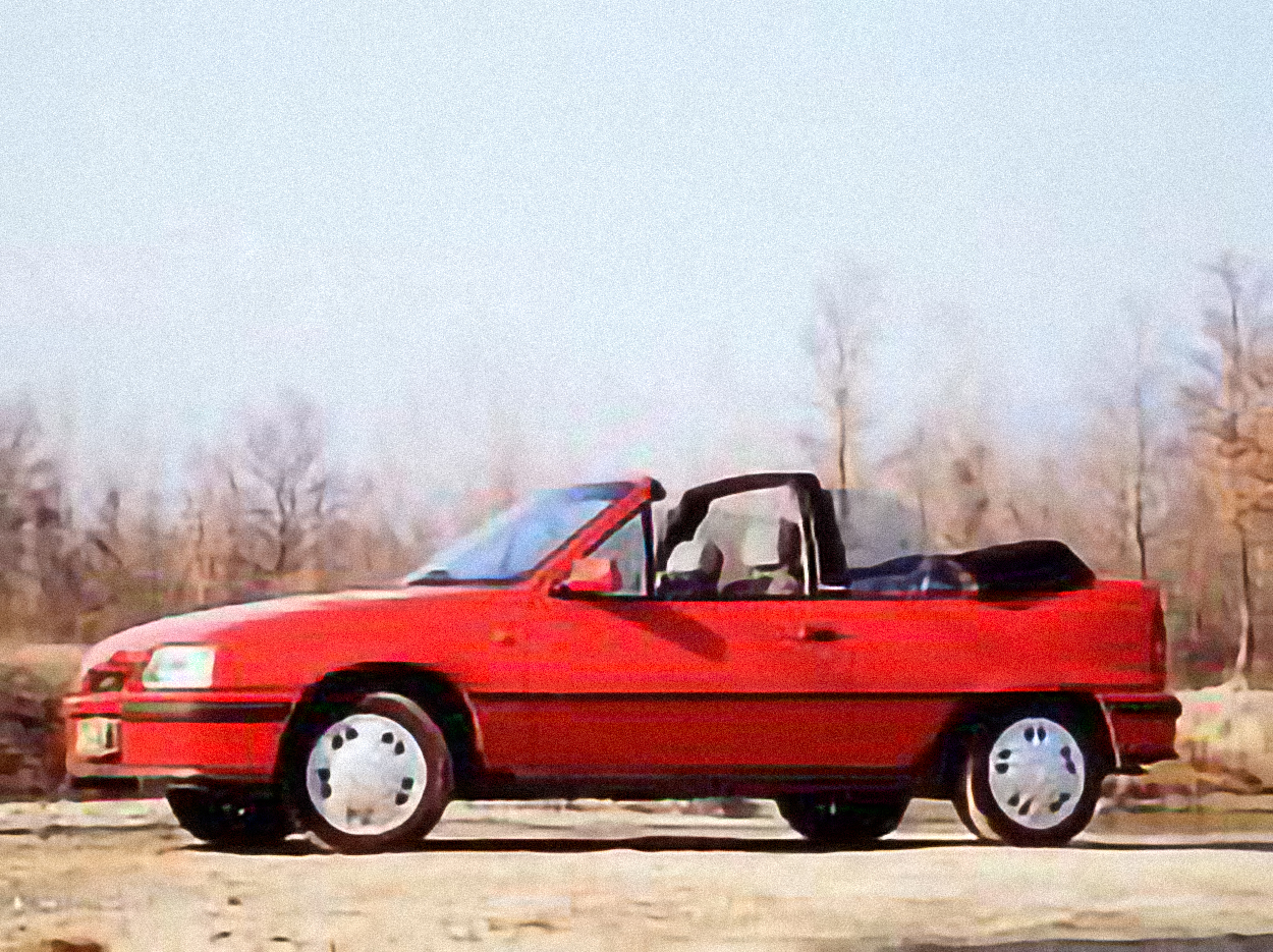 Vauxhall Astra – årsmodell 1985 i bild Bild på Vauxhall Astra – årsmodell 1985
