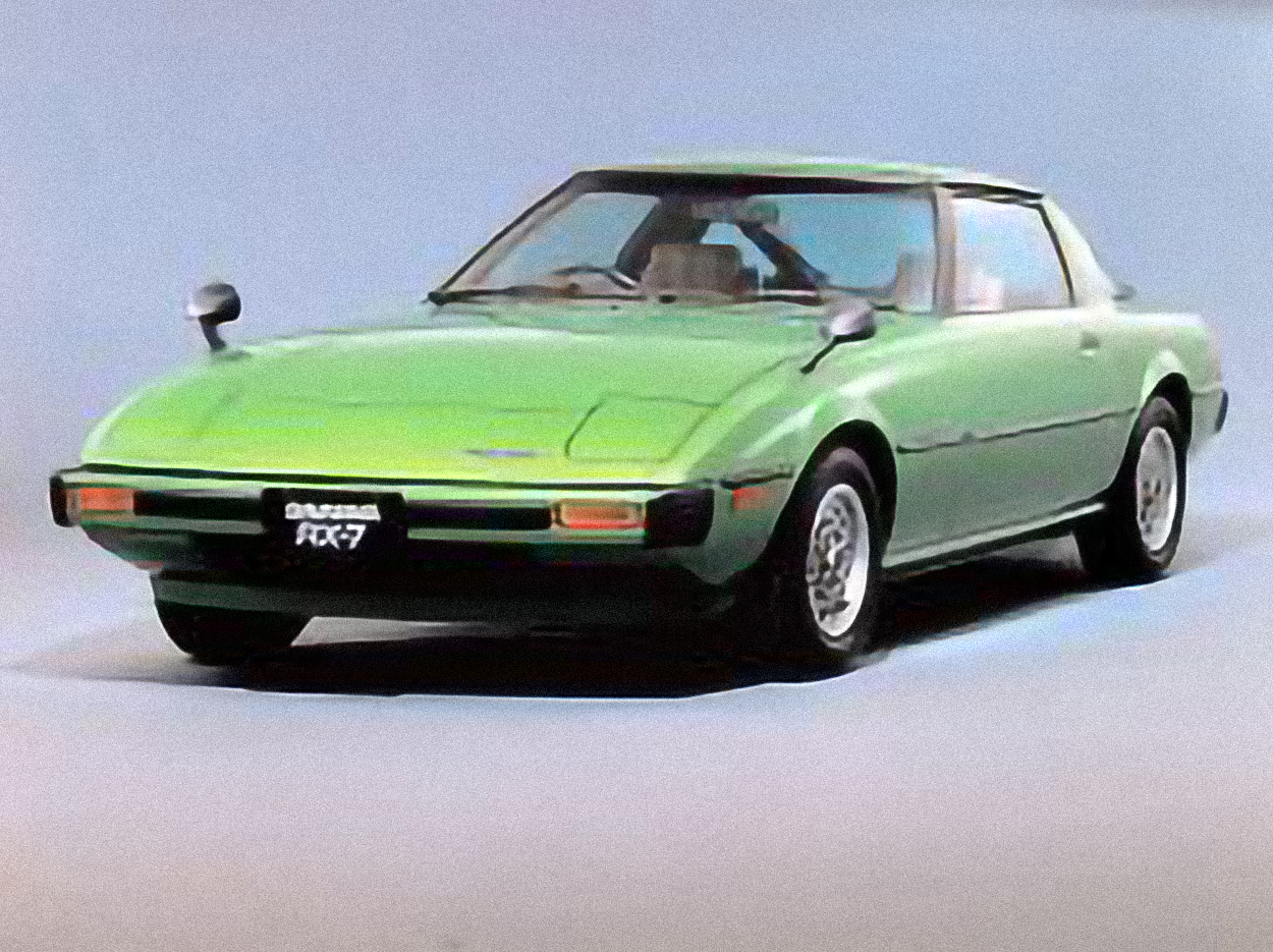 Mazda RX-7 – årsmodell 1983 i bild Bild på Mazda RX-7 – årsmodell 1983