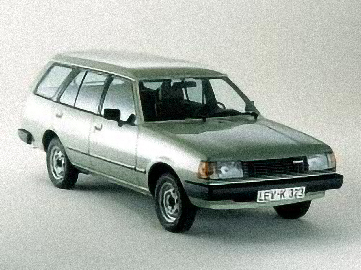 Mazda 323 Estate – årsmodell 1979 i bild Bild på Mazda 323 Estate – årsmodell 1979