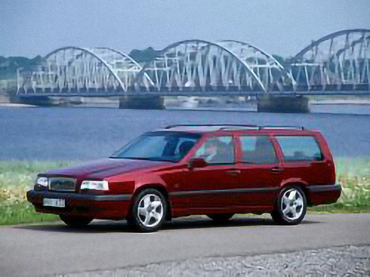 Volvo 850 Break – årsmodell 1996 i bild Bild på Volvo 850 Break – årsmodell 1996