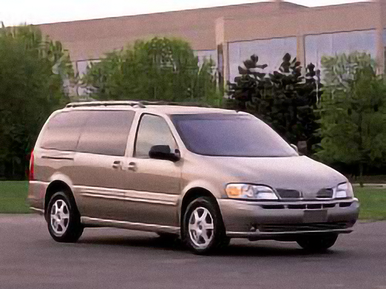 Oldsmobile Silhouette GLS – årsmodell 2004 i bild Bild på Oldsmobile Silhouette GLS – årsmodell 2004