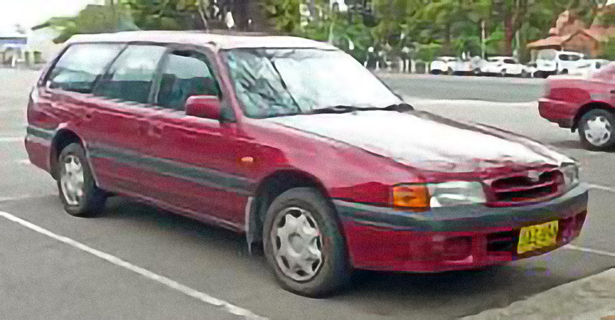 Mazda 626 2.0 Diesel – årsmodell 1987 i bild Bild på Mazda 626 2.0 Diesel – årsmodell 1987