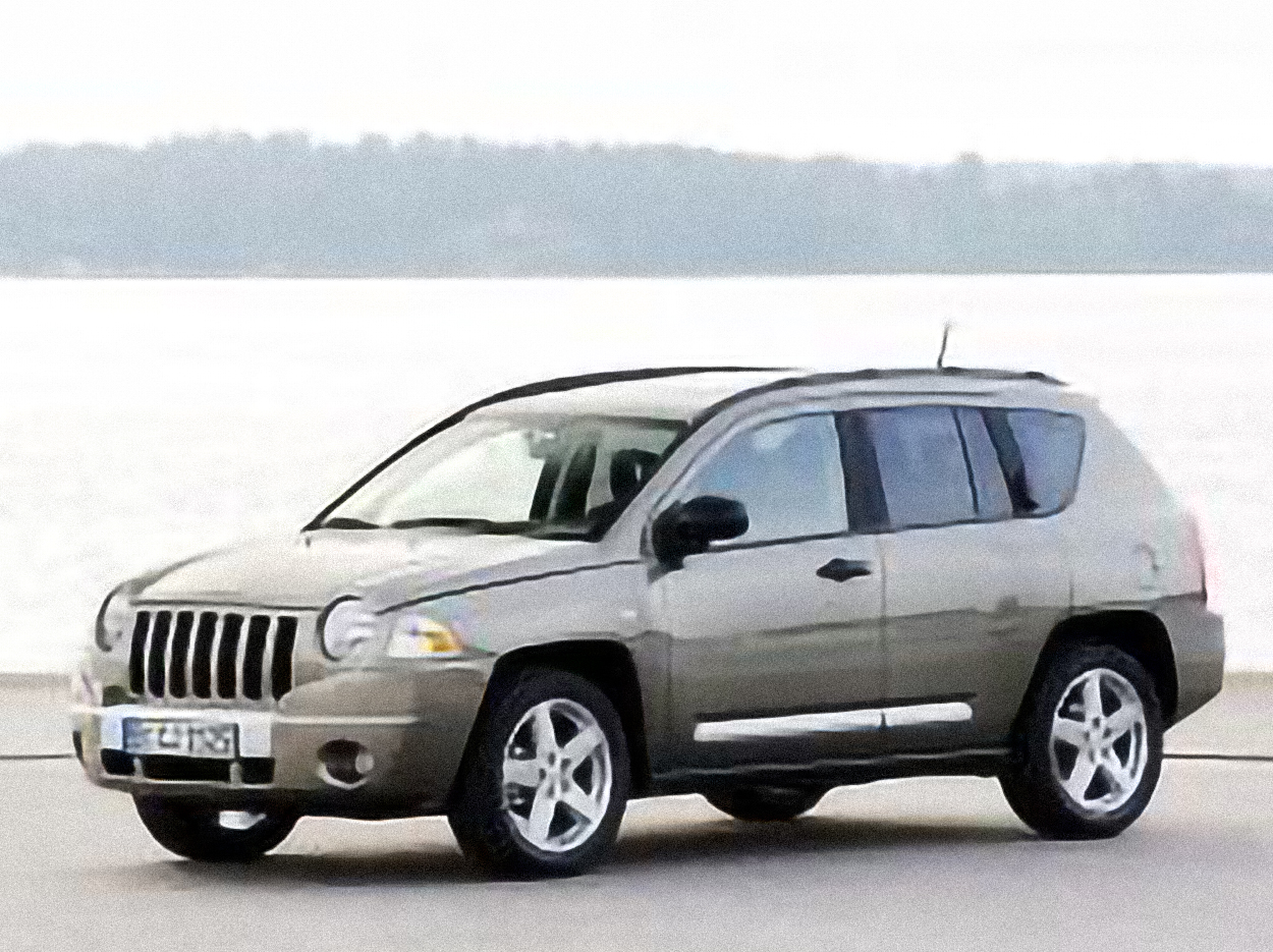 Jeep Compass Sport 2.4 4×4 – årsmodell 2008 i bild Bild på Jeep Compass Sport 2.4 4×4 – årsmodell 2008