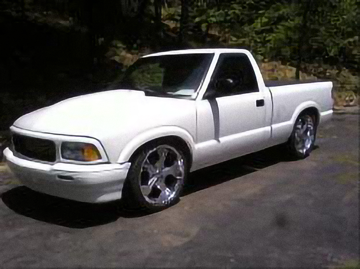 GMC Sonoma 4.3 – årsmodell 1999 i bild Bild på GMC Sonoma 4.3 – årsmodell 1999