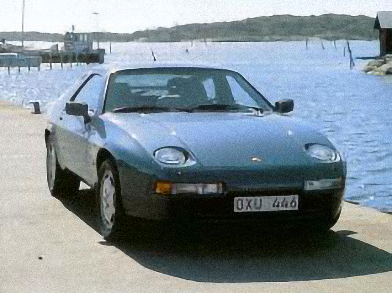 Porsche 928 – årsmodell 1985 i bild Bild på Porsche 928 – årsmodell 1985