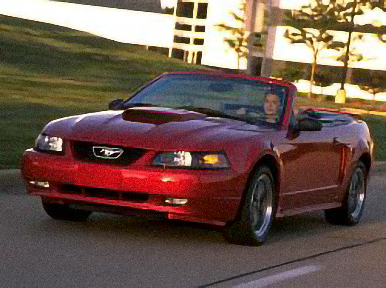 Bild på Ford Mustang Deluxe Coupe – årsmodell 2004