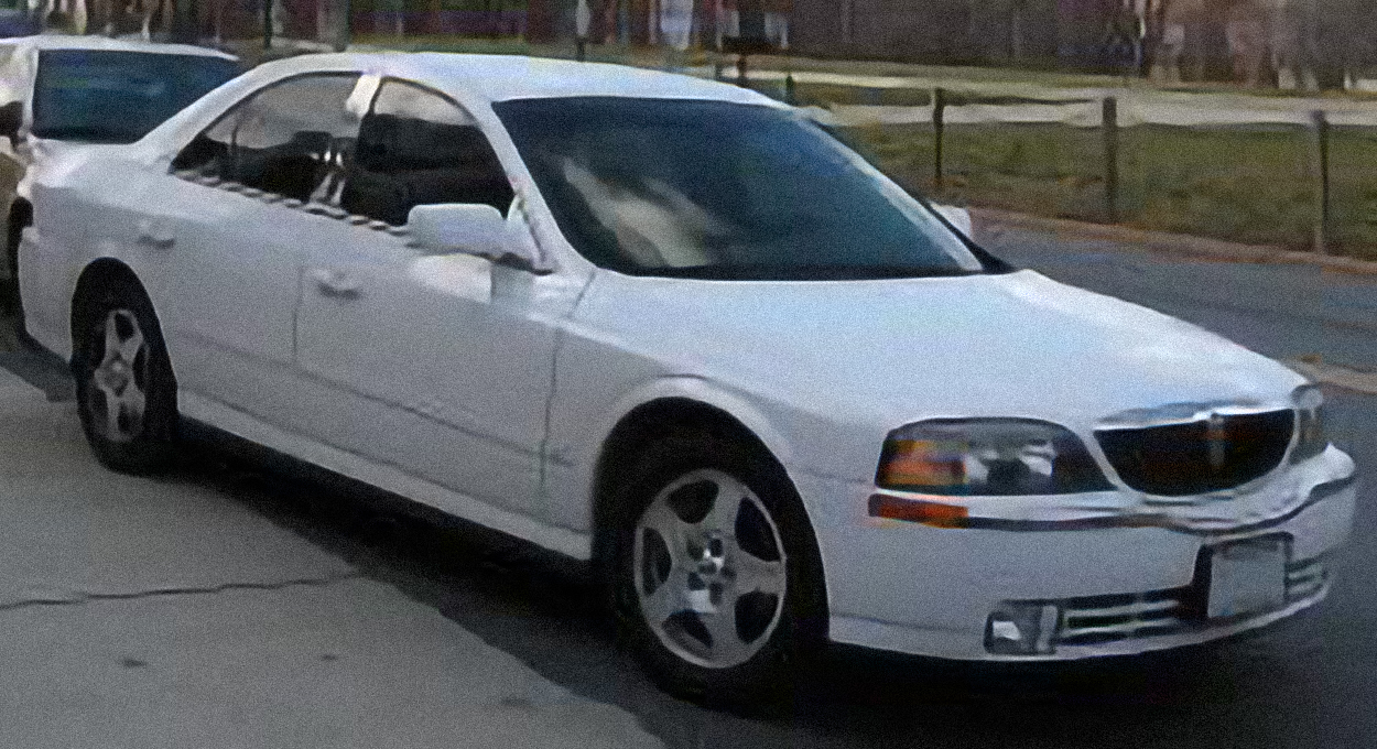 Lincoln LS Automatic – årsmodell 2002 i bild Bild på Lincoln LS Automatic – årsmodell 2002