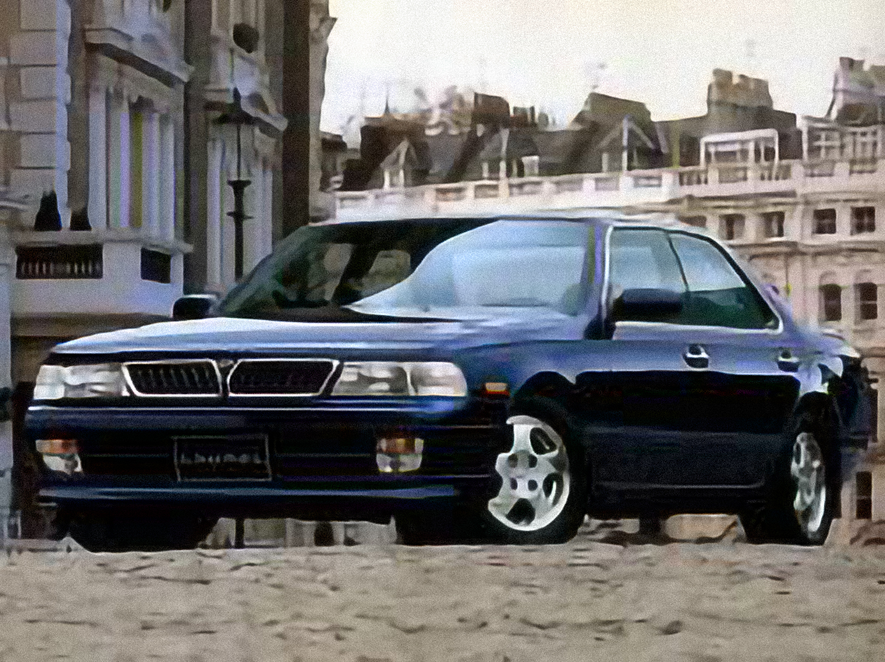 Nissan Laurel C34 – årsmodell 1993 i bild Bild på Nissan Laurel C34 – årsmodell 1993