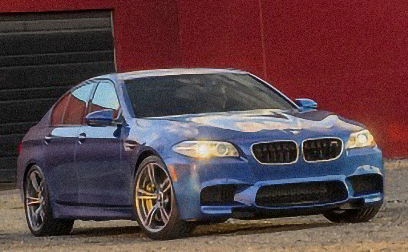 BMW M5 Sedan – årsmodell 2013 i bild Bild på BMW M5 Sedan – årsmodell 2013