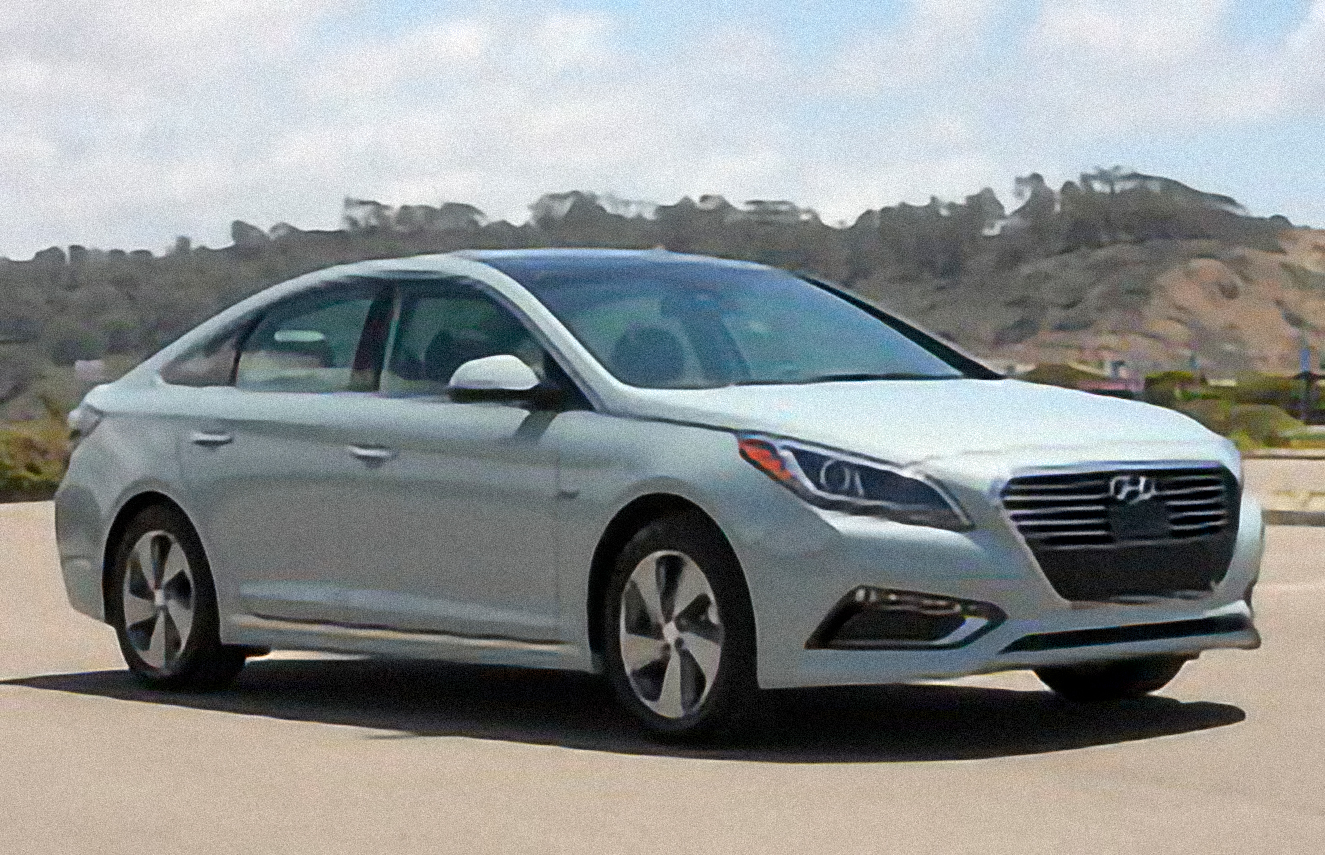 Hyundai Sonata Hybrid Limited 4dr Sedan (2.4L 4cyl gas/electric hybrid 6A) – årsmodell 2017 i bild Bild på Hyundai Sonata Hybrid Limited 4dr Sedan (2.4L 4cyl gas/electric hybrid 6A) – årsmodell 2017