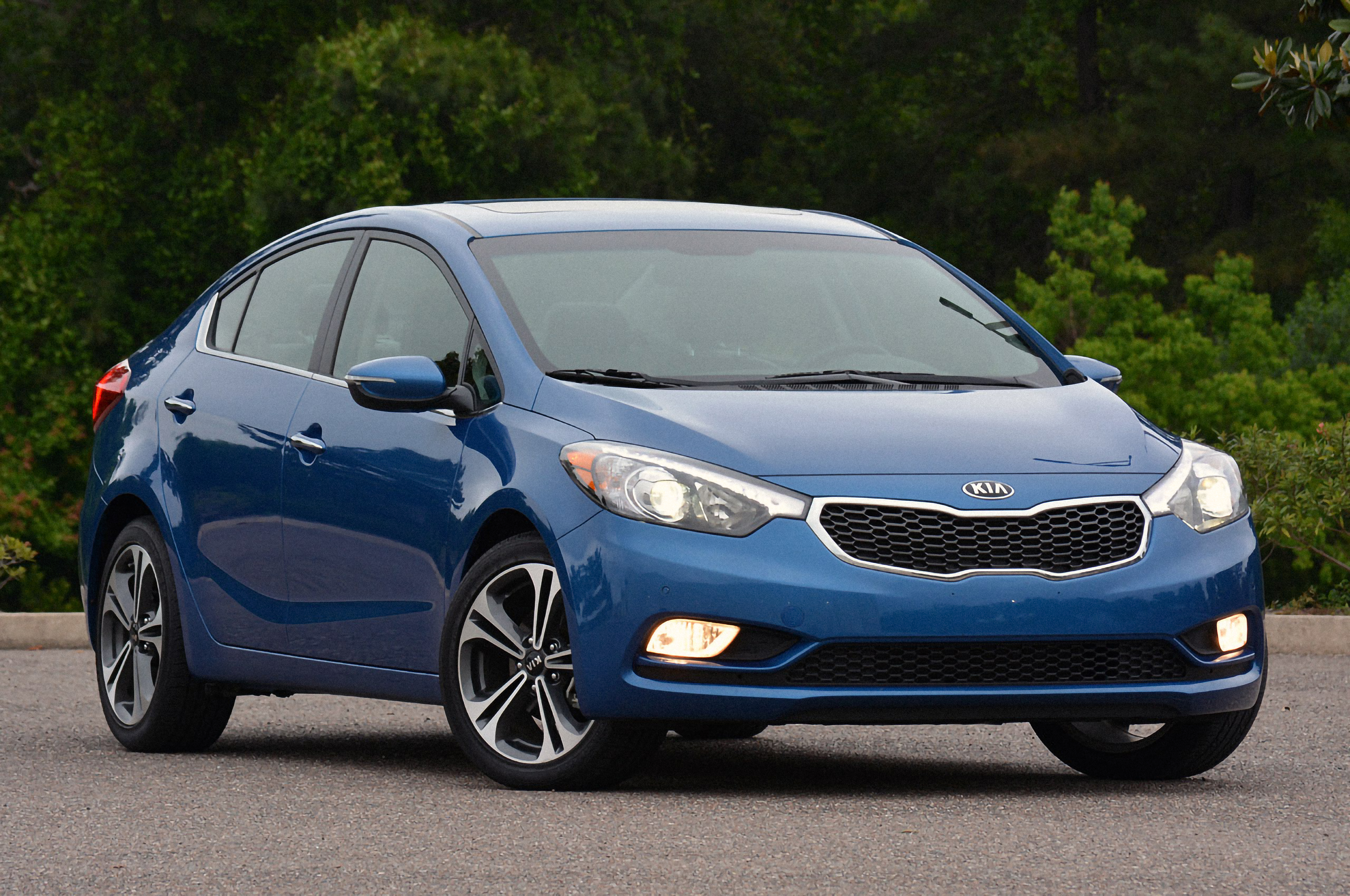 Kia Forte Koup EX 2dr Coupe (2.0L 4cyl 6A) – årsmodell 2018 i bild Bild på Kia Forte Koup EX 2dr Coupe (2.0L 4cyl 6A) – årsmodell 2018