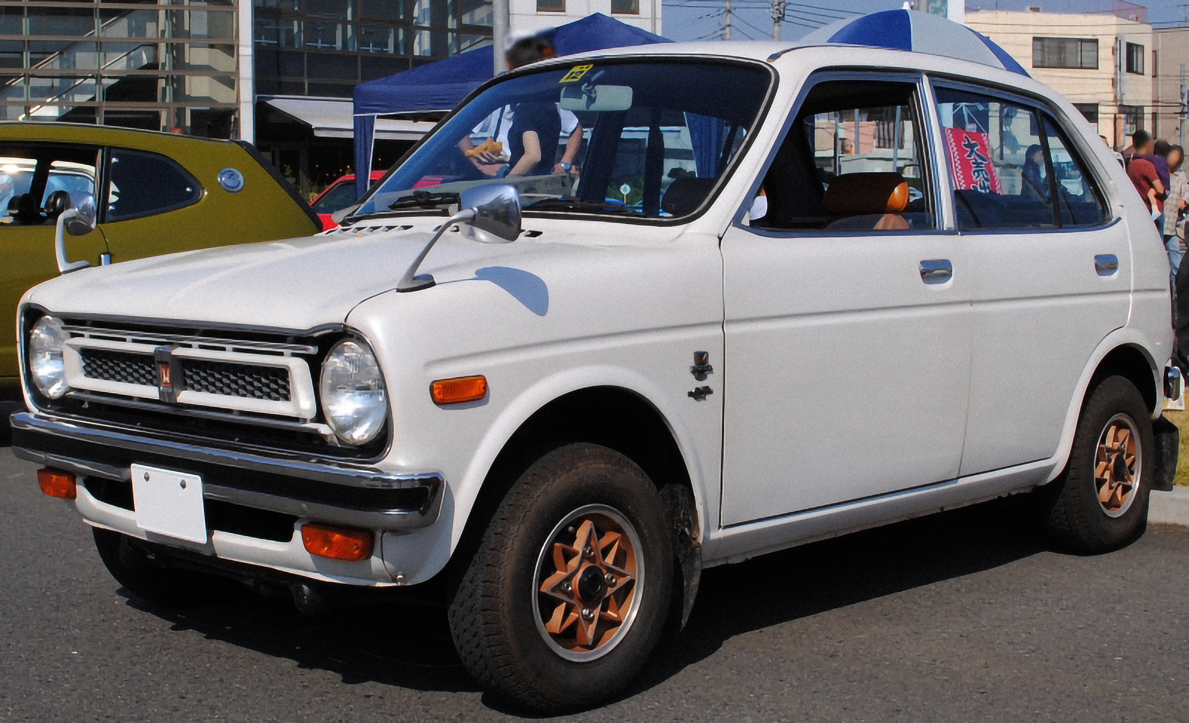 Honda Life – årsmodell 1973 i bild Bild på Honda Life – årsmodell 1973