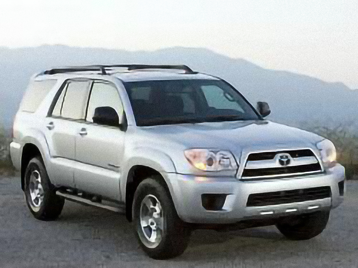 Toyota 4Runner Sport Edition 4×4 V6 – årsmodell 2006 i bild Bild på Toyota 4Runner Sport Edition 4×4 V6 – årsmodell 2006