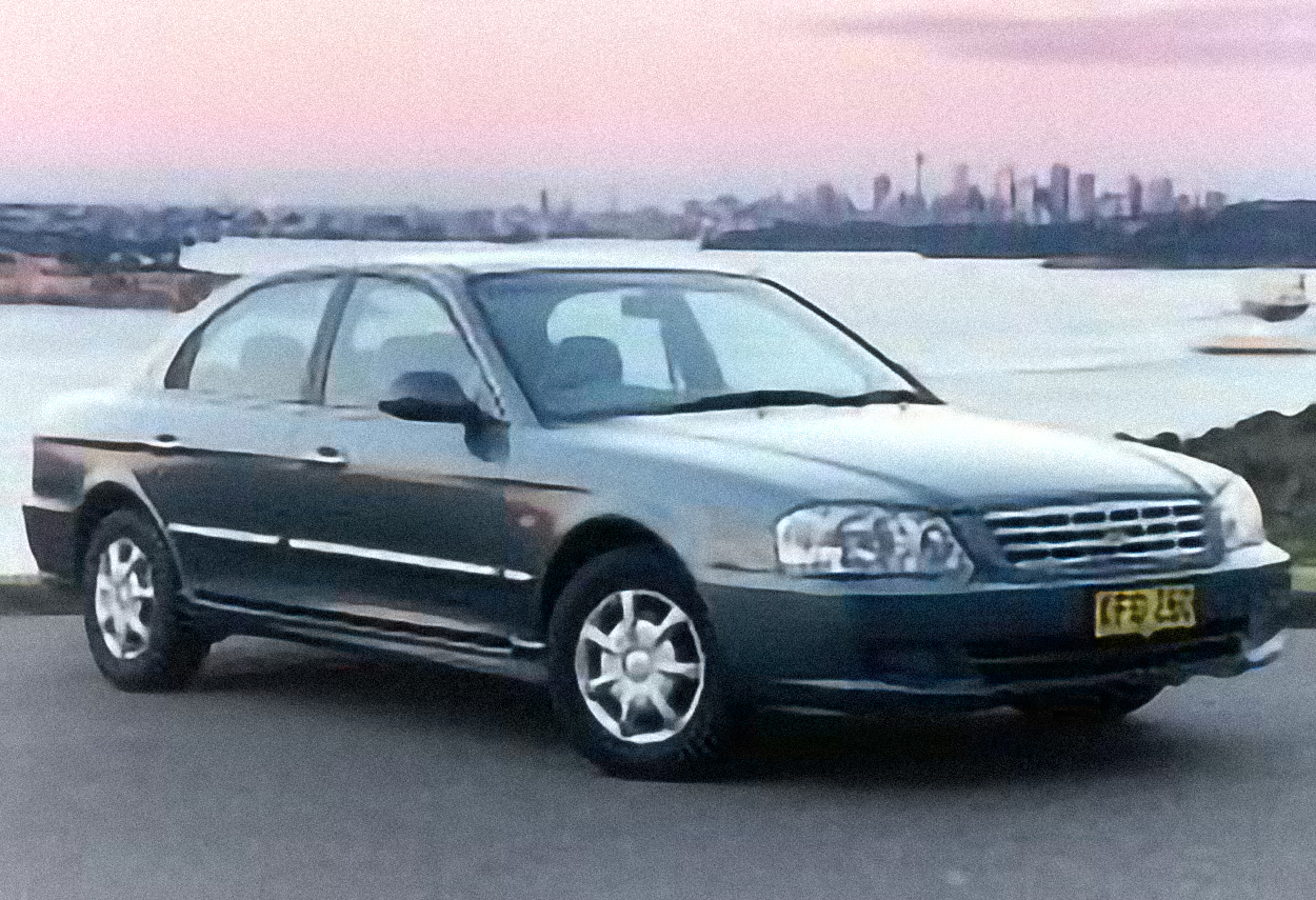 Kia Optima – årsmodell 2002 i bild Bild på Kia Optima – årsmodell 2002