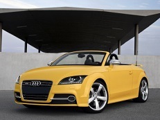 Audi TTS quattro 2dr Convertible AWD (2.0L 4cyl Turbo 6AM) – årsmodell 2014 i bild Bild på Audi TTS quattro 2dr Convertible AWD (2.0L 4cyl Turbo 6AM) – årsmodell 2014