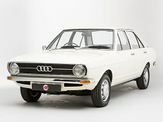 Audi 80 – årsmodell 1973 i bild Bild på Audi 80 – årsmodell 1973