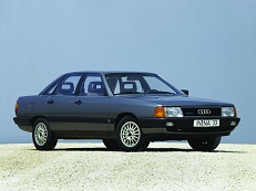 Audi 100 Avant 2.0 D – årsmodell 1989 i bild Bild på Audi 100 Avant 2.0 D – årsmodell 1989