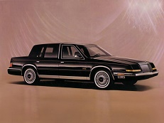 Chrysler New Yorker – årsmodell 1992 i bild Bild på Chrysler New Yorker – årsmodell 1992
