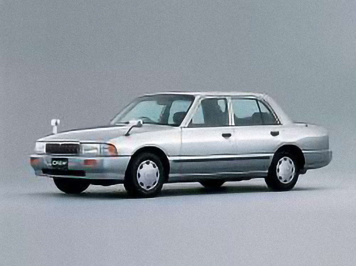 Nissan Crew – årsmodell 1994 i bild Bild på Nissan Crew – årsmodell 1994