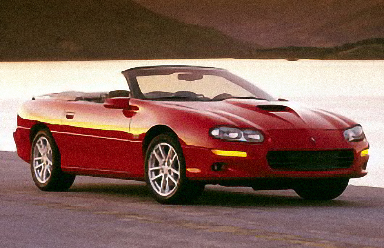 Chevrolet Camaro SS – årsmodell 2000 i bild Bild på Chevrolet Camaro SS – årsmodell 2000