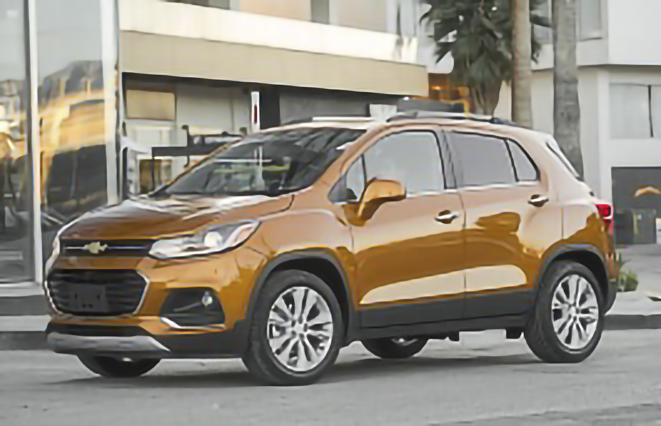 Chevrolet Trax LS 4dr SUV (1.4L 4cyl Turbo 6A) – årsmodell 2021 i bild Bild på Chevrolet Trax LS 4dr SUV (1.4L 4cyl Turbo 6A) – årsmodell 2021