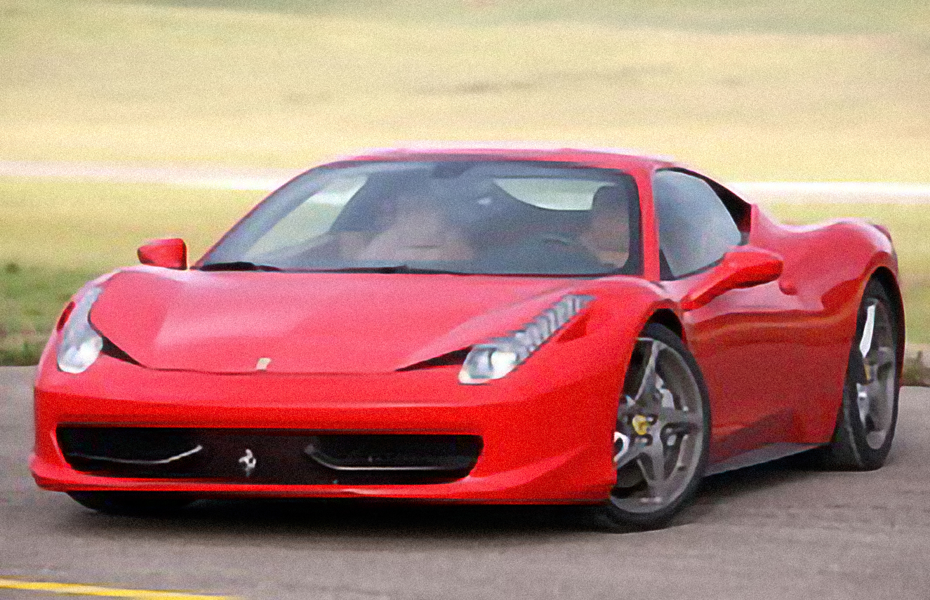 Ferrari 458 Italia – årsmodell 2010 i bild Bild på Ferrari 458 Italia – årsmodell 2010