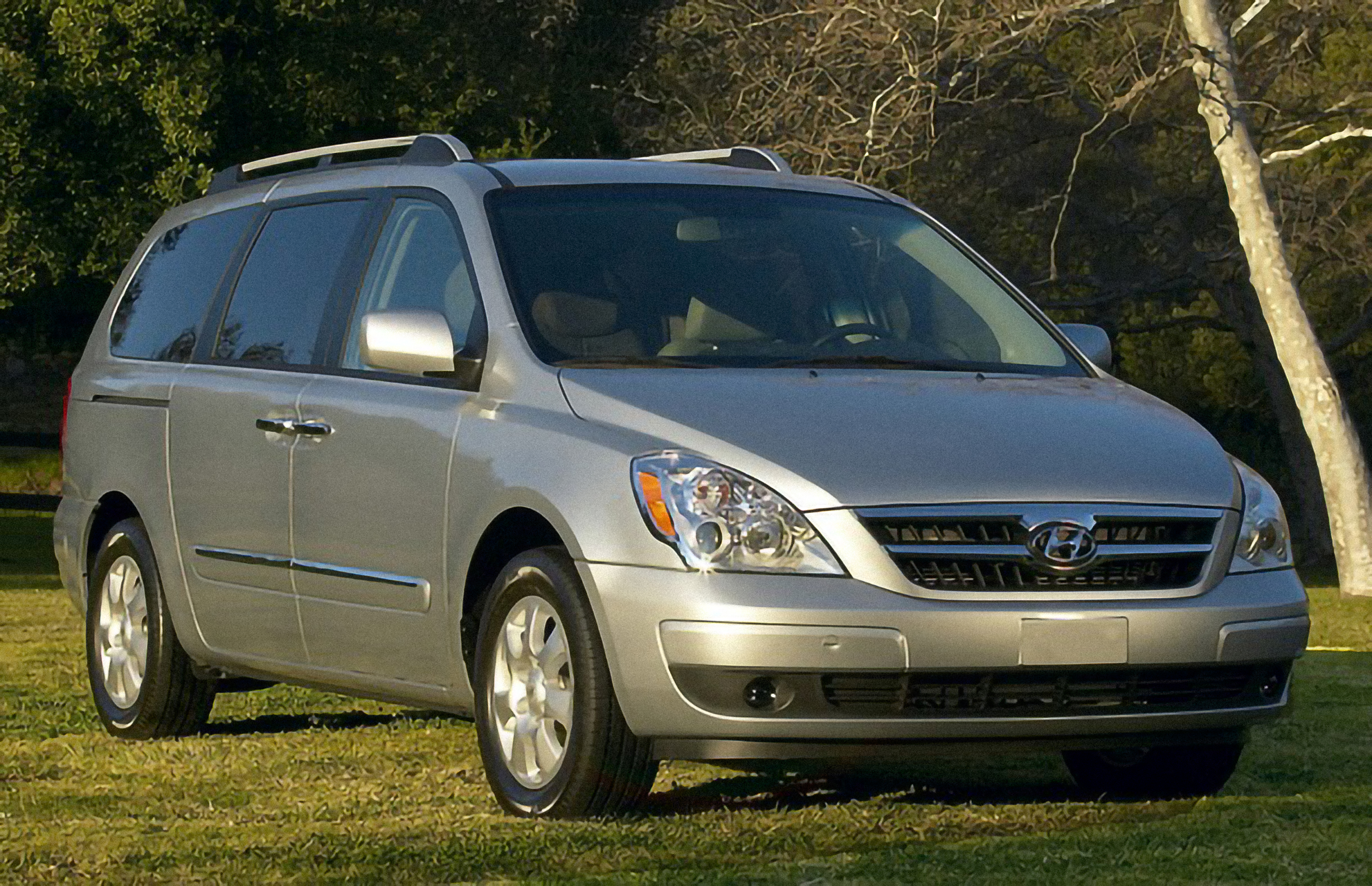 Hyundai Entourage GLS – årsmodell 2008 i bild Bild på Hyundai Entourage GLS – årsmodell 2008