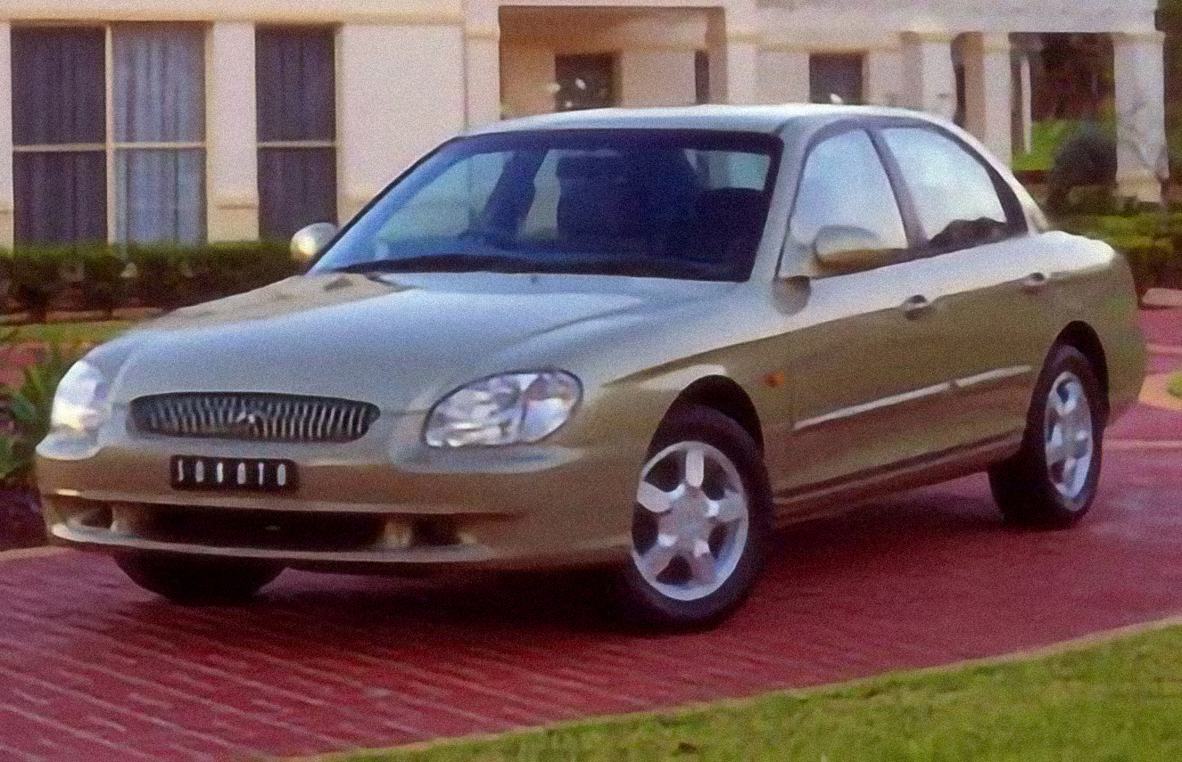 Hyundai Sonata 2 – årsmodell 1999 i bild Bild på Hyundai Sonata 2 – årsmodell 1999