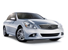 Infiniti Q40 4dr Sedan (3.7L 6cyl 7A) – årsmodell 2016 i bild Bild på Infiniti Q40 4dr Sedan (3.7L 6cyl 7A) – årsmodell 2016