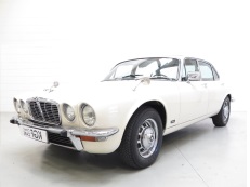 Jaguar XJ 12 C Coupe – årsmodell 1973 i bild Bild på Jaguar XJ 12 C Coupe – årsmodell 1973