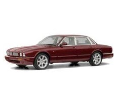 Jaguar XJ X350 – årsmodell 2002 i bild Bild på Jaguar XJ X350 – årsmodell 2002