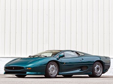 Jaguar XJ220 S – årsmodell 1995 i bild Bild på Jaguar XJ220 S – årsmodell 1995