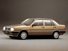 Lancia Prisma – årsmodell 1982 i bild Bild på Lancia Prisma – årsmodell 1982