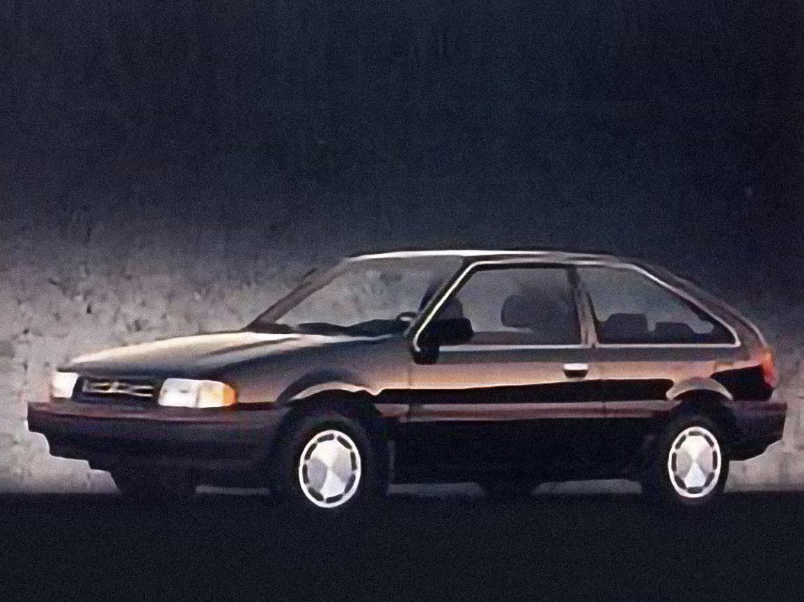Mercury Tracer 1.9 – årsmodell 1990 i bild Bild på Mercury Tracer 1.9 – årsmodell 1990