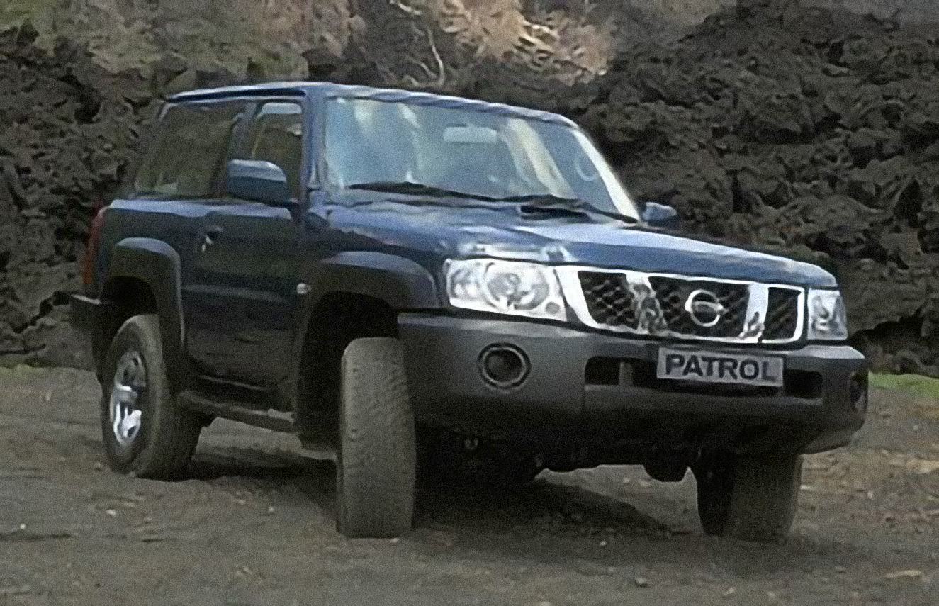 Nissan Patrol 4.8 GRX Tiptronic – årsmodell 2006 i bild Bild på Nissan Patrol 4.8 GRX Tiptronic – årsmodell 2006